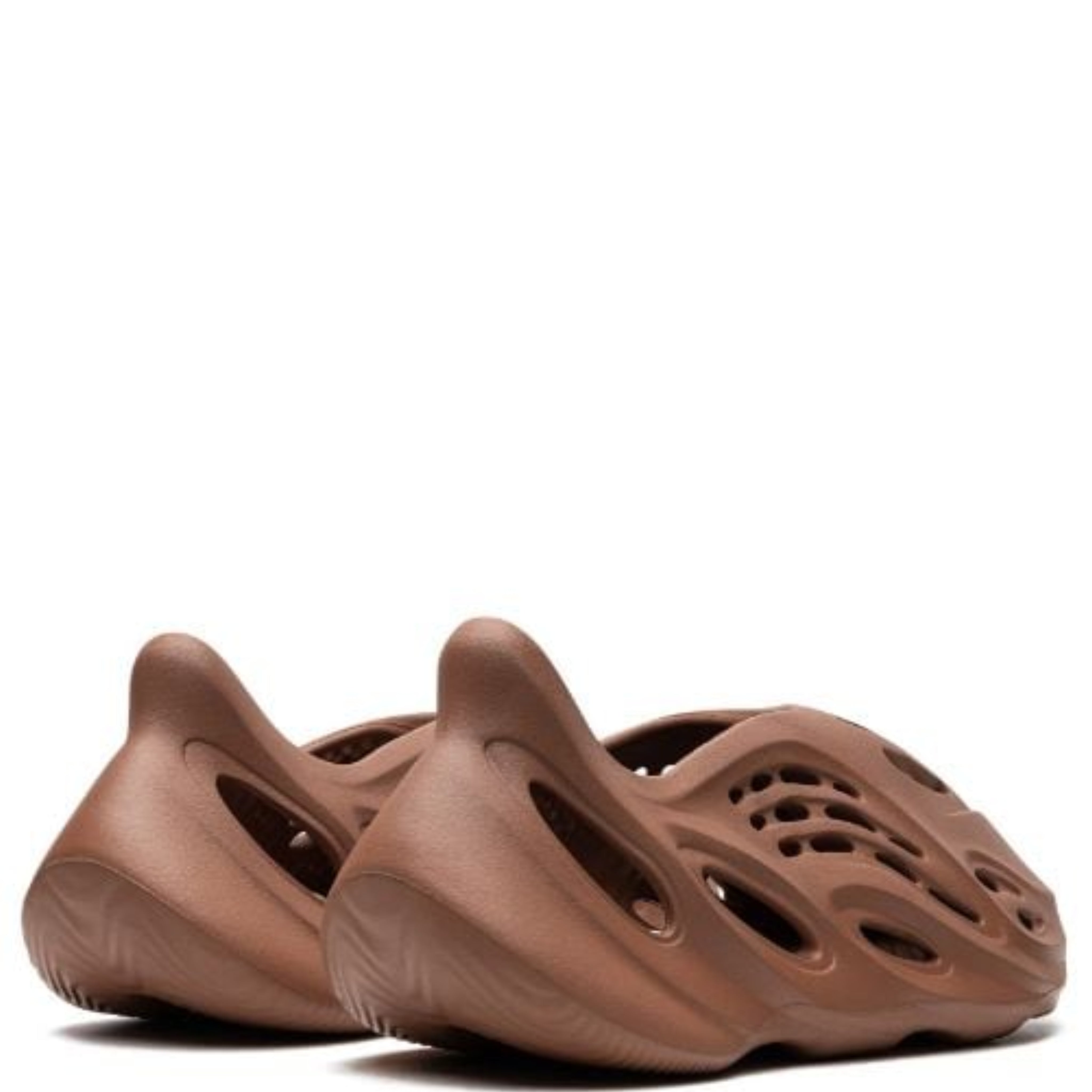 Yeezy clay retailers hotsell
